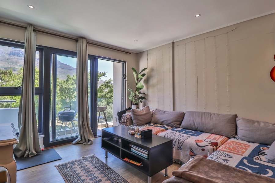 2 Bedroom Property for Sale in Vredehoek Western Cape